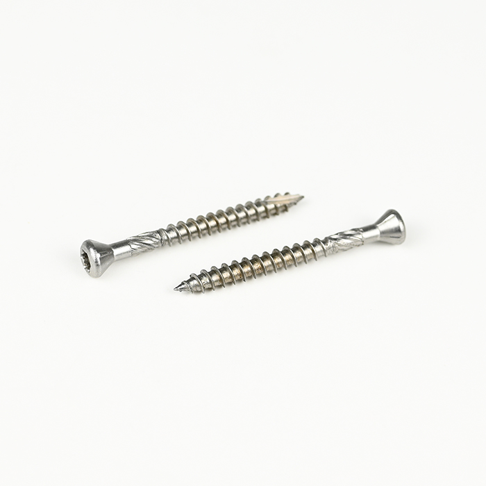 SUS304 Torx de cabeza ovalada con tornillo para aglomerado de 4 nervaduras T-17 5.0-2.2*50