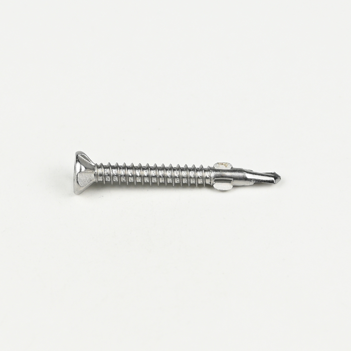 Tornillo autoperforante Phillips de cabeza plana SUS410 con ala ST4.2-18*38